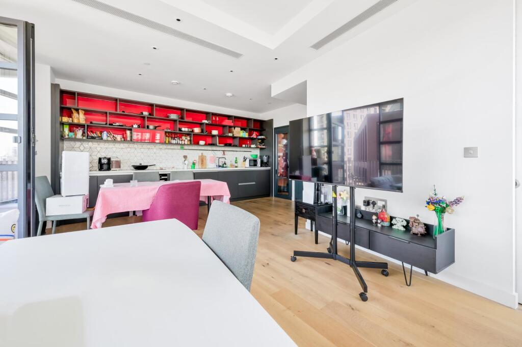 3 bed Apartment for rent in Poplar. From JOHNS&CO - New Providence Wharf