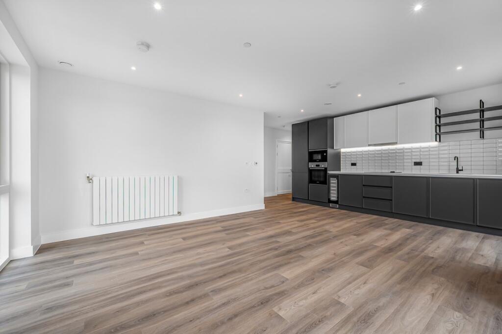 3 bed Apartment for rent in London. From JOHNS&CO - New Providence Wharf