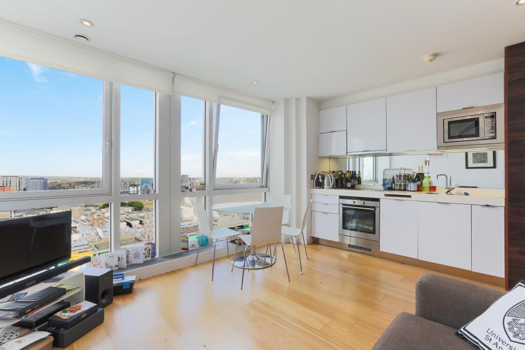 0 bed Apartment for rent in Poplar. From JOHNS&CO - New Providence Wharf