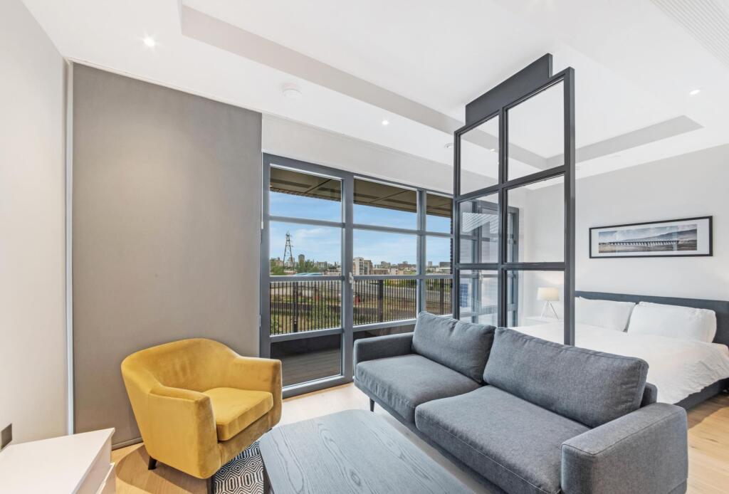 0 bed Apartment for rent in Poplar. From JOHNS&CO - New Providence Wharf
