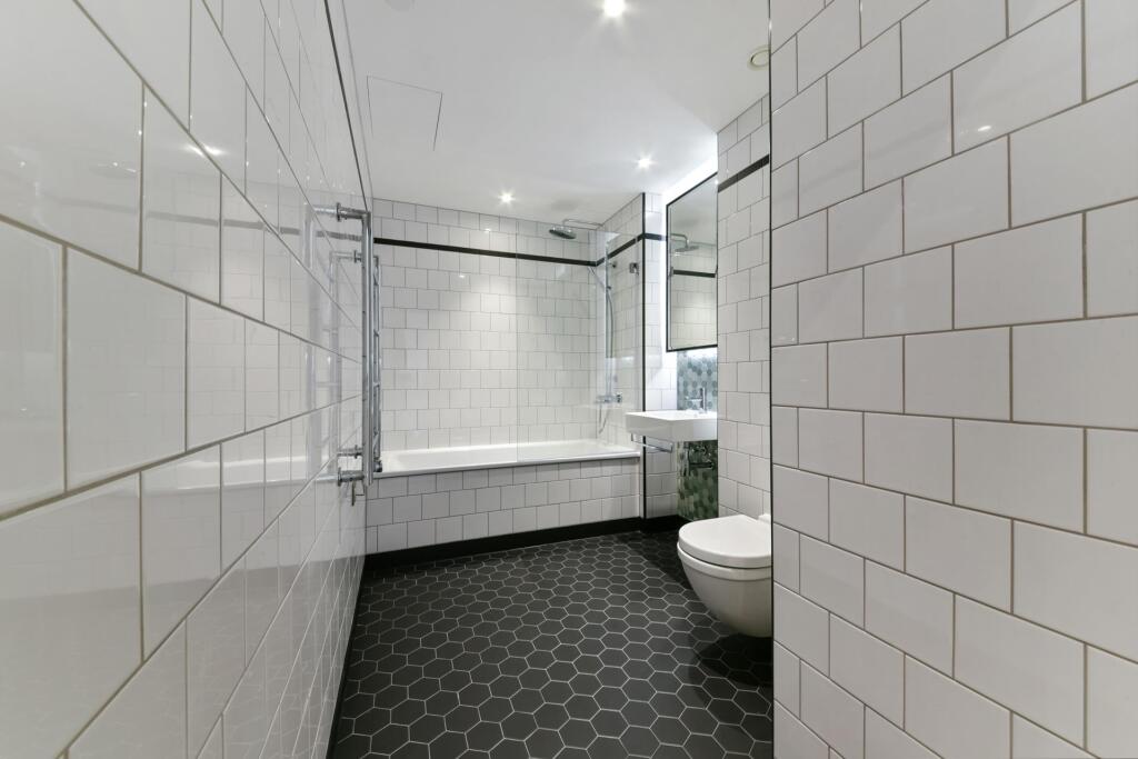 1 bed Apartment for rent in Poplar. From JOHNS&CO - New Providence Wharf