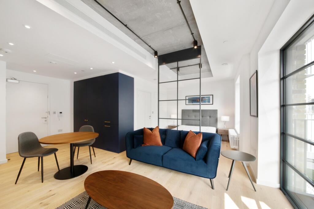 4 bed Apartment for rent in Poplar. From JOHNS&CO - New Providence Wharf