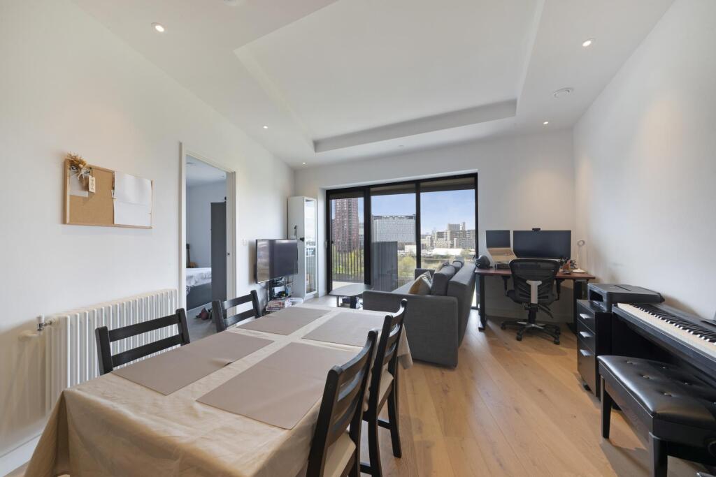 1 bed Apartment for rent in Poplar. From JOHNS&CO - New Providence Wharf