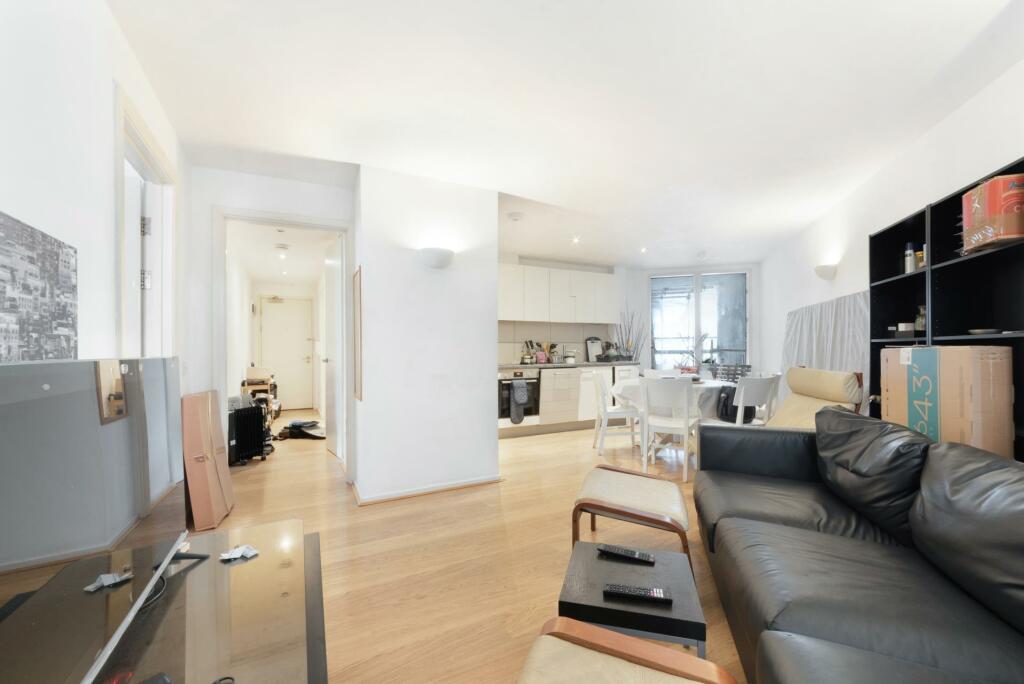 3 bed Apartment for rent in Poplar. From JOHNS&CO - New Providence Wharf