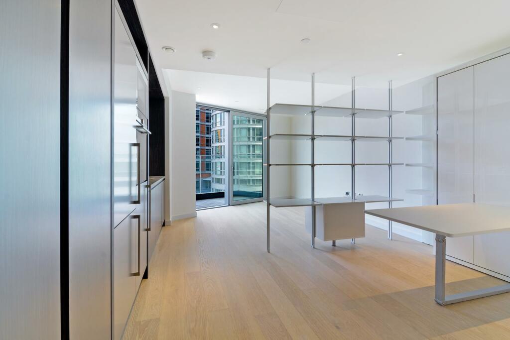4 bed Apartment for rent in Poplar. From JOHNS&CO - New Providence Wharf