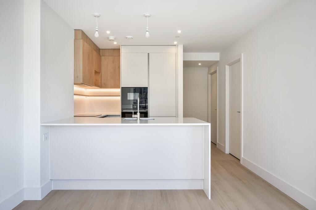 2 bed Apartment for rent in Bow. From JOHNS&CO - New Providence Wharf