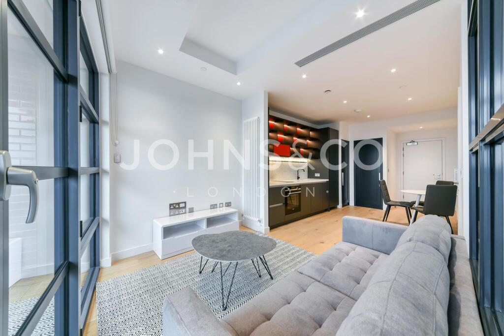 4 bed 1st Floor Flat for rent in Poplar. From JOHNS&CO - New Providence Wharf