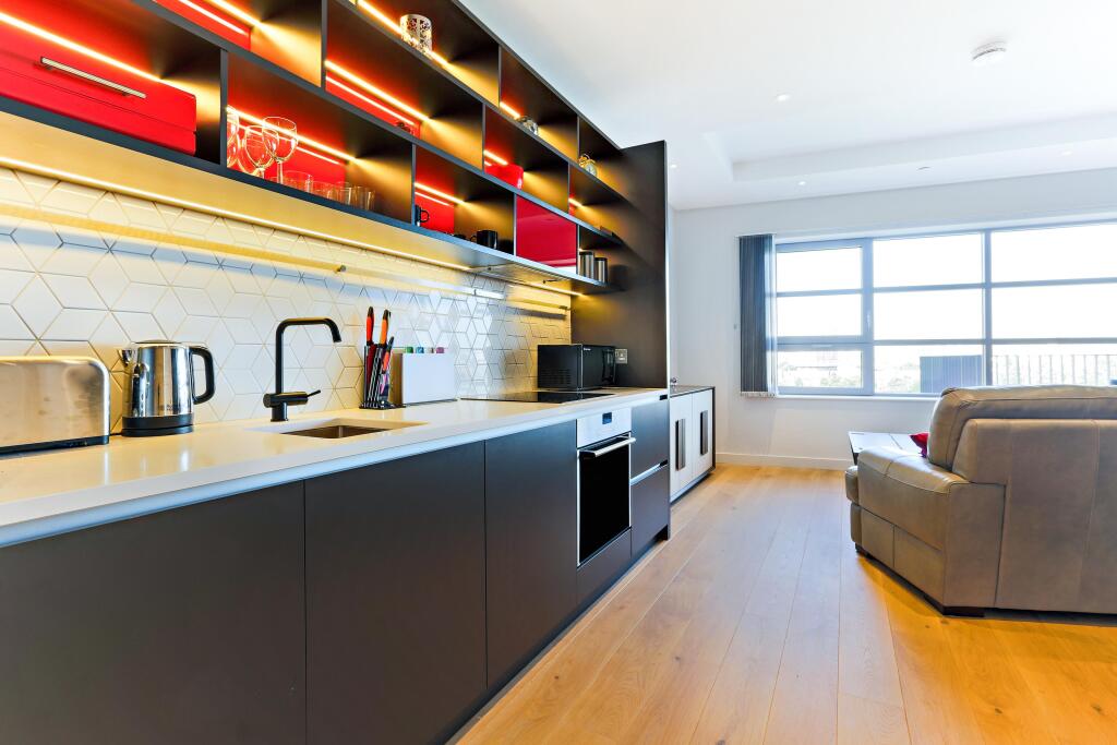 4 bed Apartment for rent in Poplar. From JOHNS&CO - New Providence Wharf