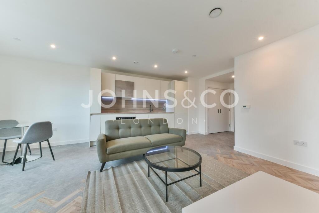 4 bed Apartment for rent in Bow. From JOHNS&CO - New Providence Wharf