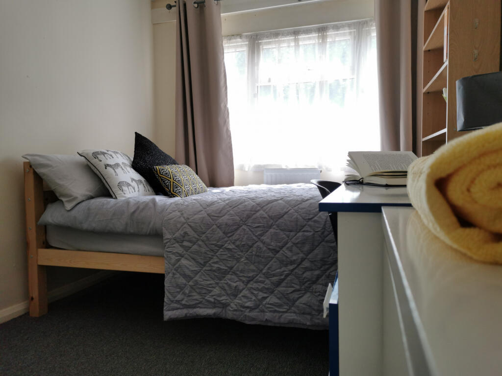 3 bed 1st Floor Flat for rent in Canterbury. From JG Student Lets Ltd - Kent