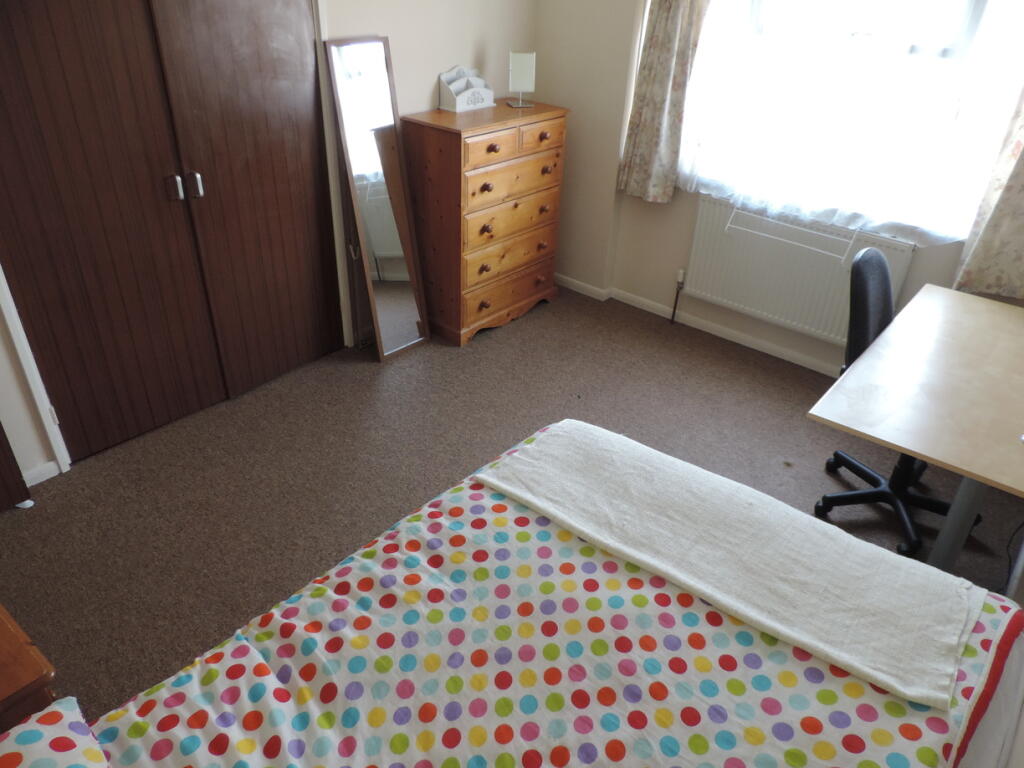 3 bed 1st Floor Flat for rent in Canterbury. From JG Student Lets Ltd - Kent