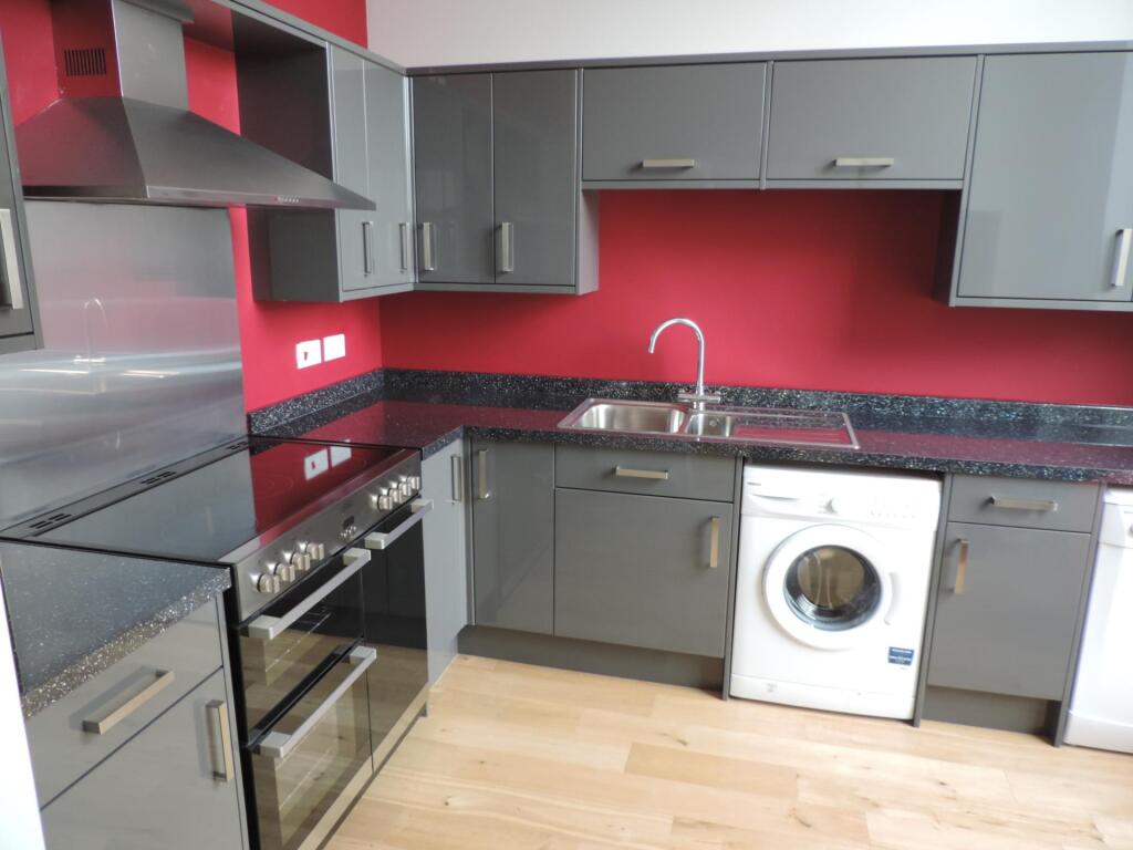 3 bed 1st Floor Flat for rent in Gillingham. From JG Student Lets Ltd - Kent