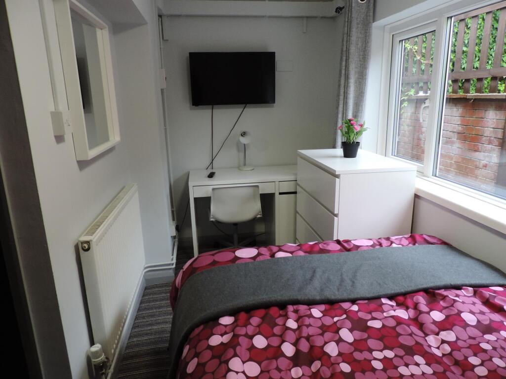 1 bed 1st Floor Flat for rent in Canterbury. From JG Student Lets Ltd - Kent