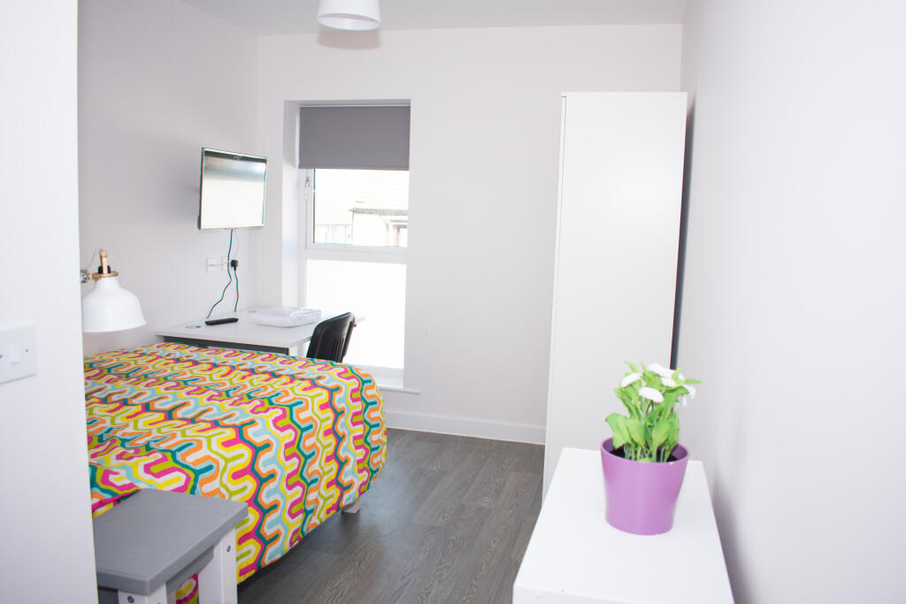 4 bed Flat Share for rent in Lower Twydall. From JG Student Lets Ltd - Kent