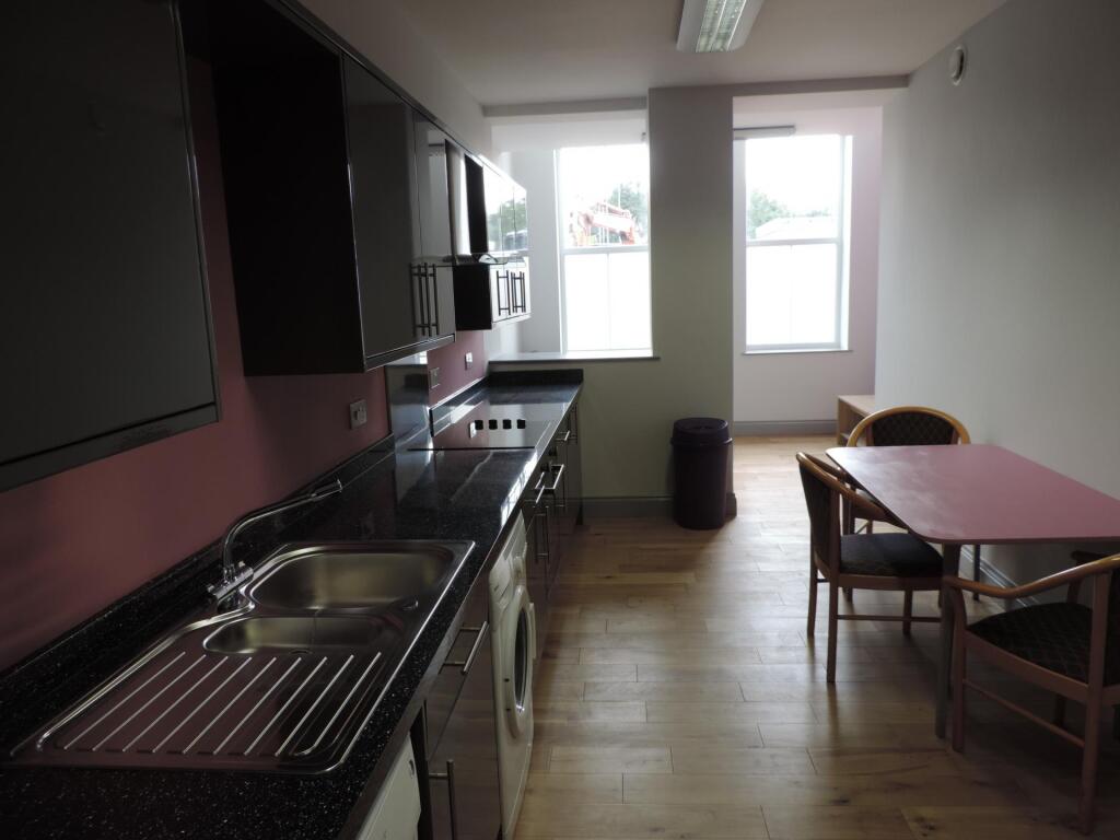 3 bed Detached for rent in Lower Twydall. From JG Student Lets Ltd - Kent 3 bed Detached for rent in Lower Twydall. From JG Student Lets Ltd - Kent