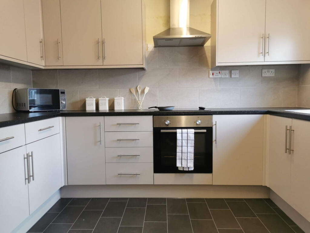 5 bed Detached for rent in Canterbury. From JG Student Lets Ltd - Kent