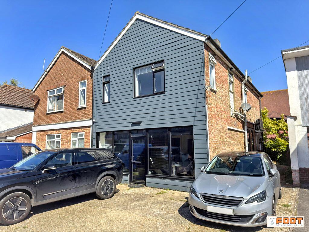 0 bed Studio for rent in Fleet. From Geoff Foot Estate Agents - Hayling Island