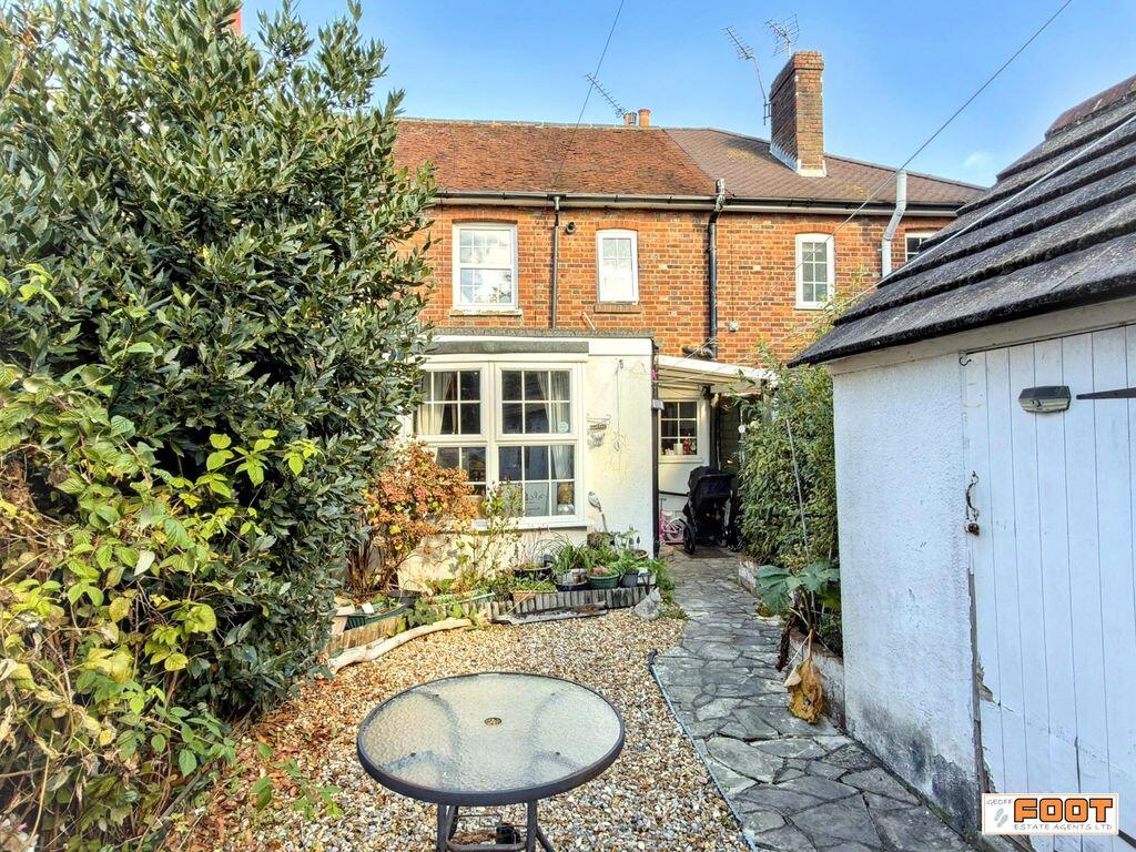 2 bed Mid Terraced House for rent in Havant. From Geoff Foot Estate Agents - Hayling Island 2 bed Mid Terraced House for rent in Havant. From Geoff Foot Estate Agents - Hayling Island