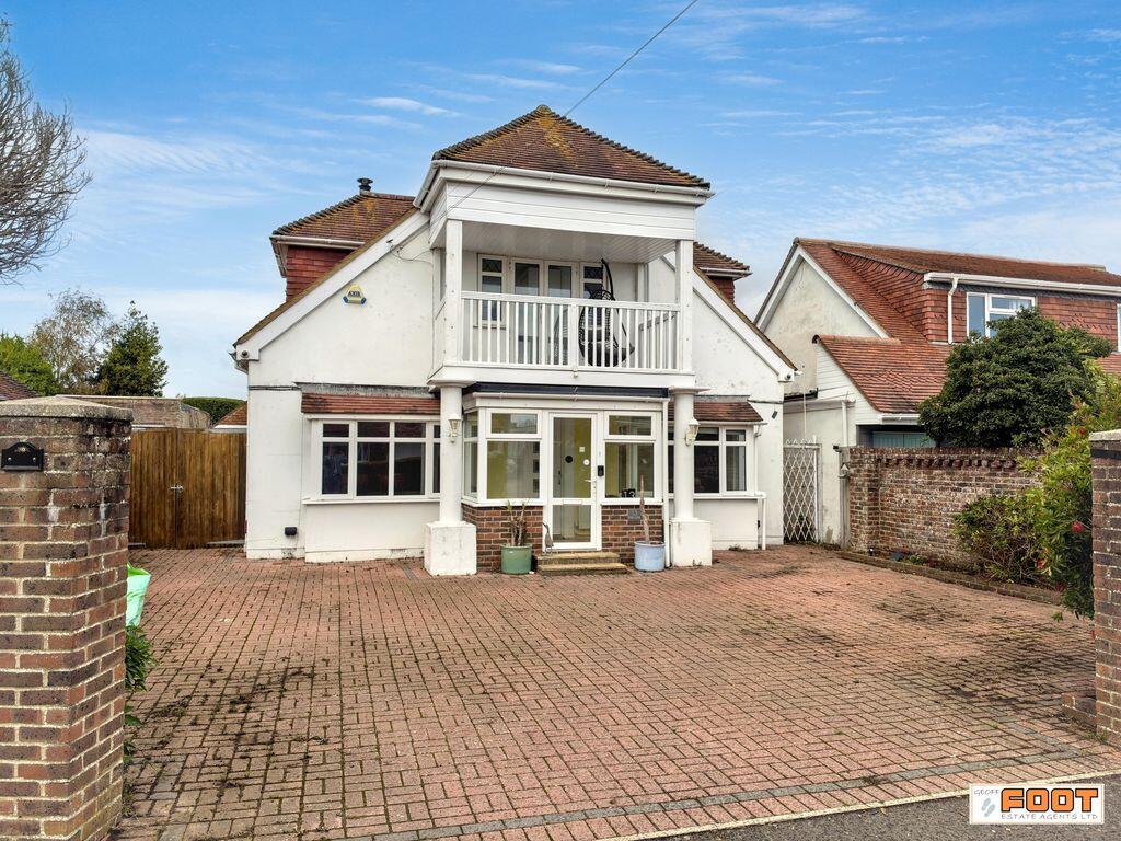 4 bed Detached for rent in Fleet. From Geoff Foot Estate Agents - Hayling Island 4 bed Detached for rent in Fleet. From Geoff Foot Estate Agents - Hayling Island