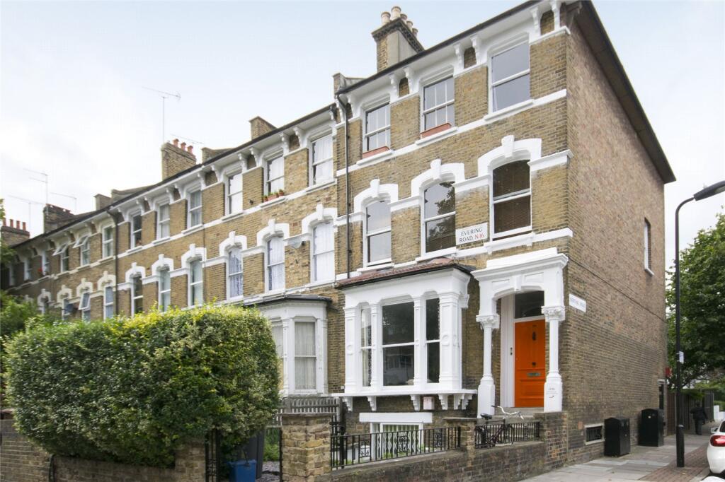 2 bed 1st Floor Flat for rent in London. From Keatons - Hackney - Mare Street