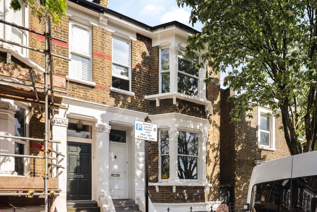 4 bed Detached for rent in London. From Keatons - Hackney - Mare Street