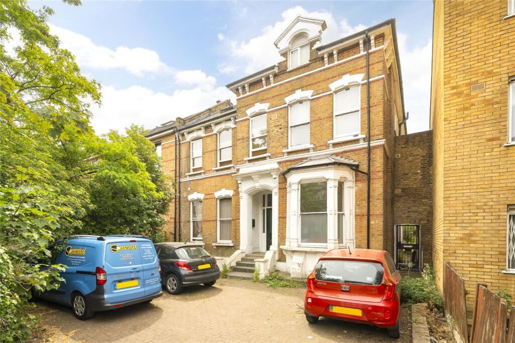 2 bed 1st Floor Flat for rent in London. From Keatons - Hackney - Mare Street