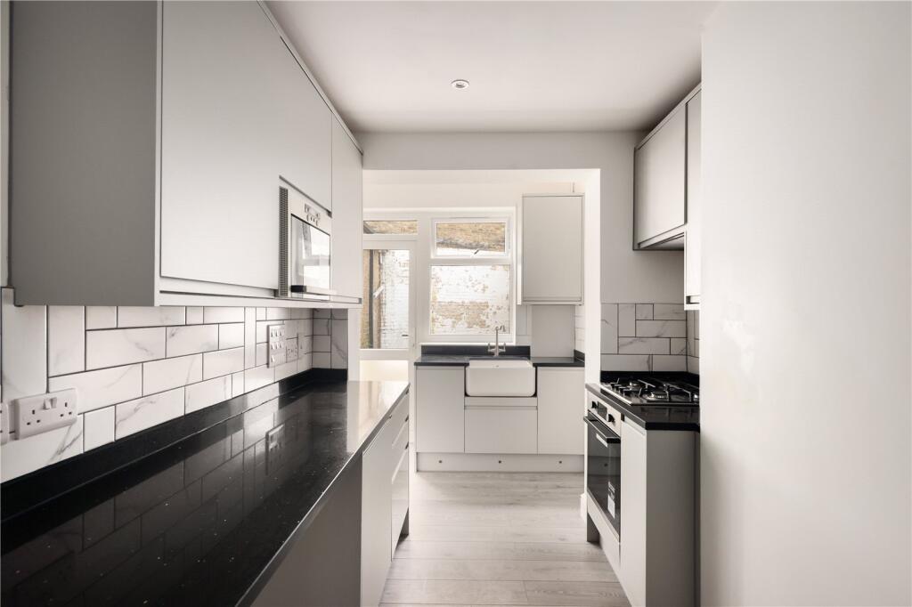1 bed 1st Floor Flat for rent in Hackney. From Keatons - Hackney - Mare Street