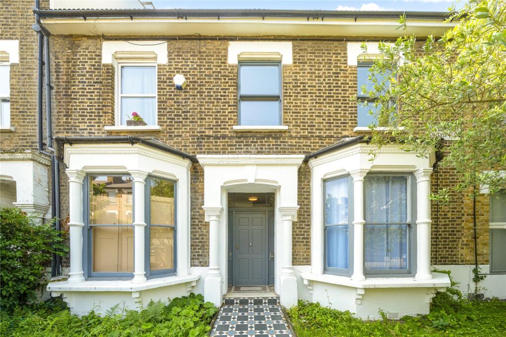 2 bed 1st Floor Flat for rent in Hackney. From Keatons - Hackney - Mare Street