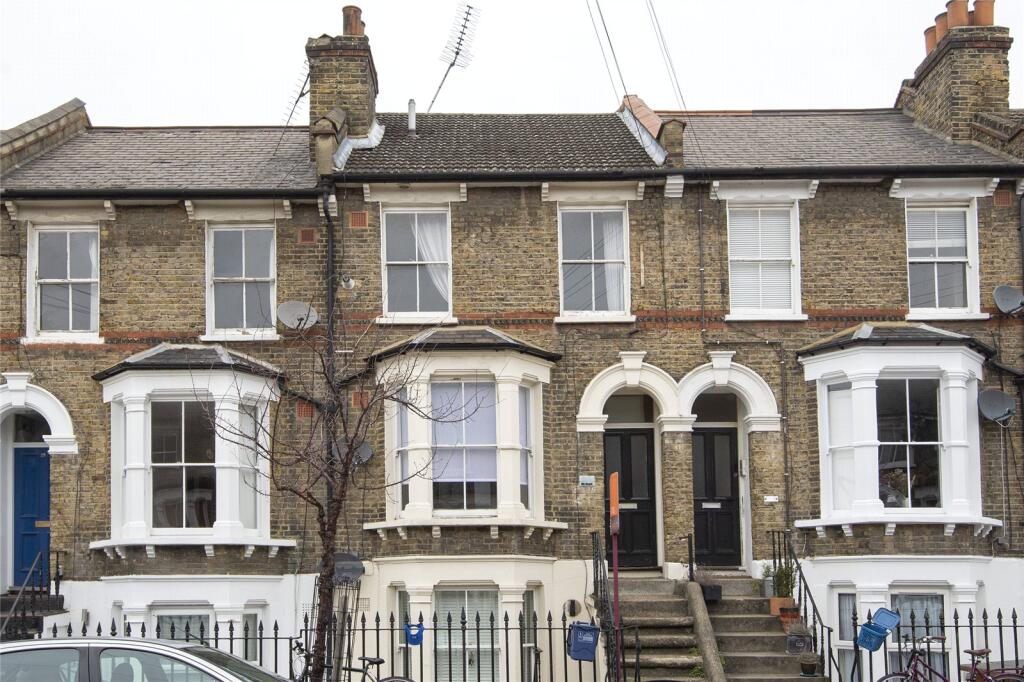 2 bed 1st Floor Flat for rent in Hackney. From Keatons - Hackney - Mare Street