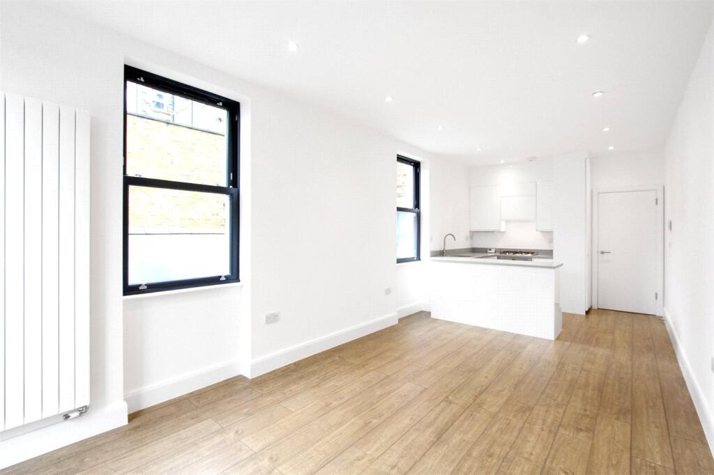4 bed 1st Floor Flat for rent in Hackney. From Keatons - Hackney - Mare Street 4 bed 1st Floor Flat for rent in Hackney. From Keatons - Hackney - Mare Street