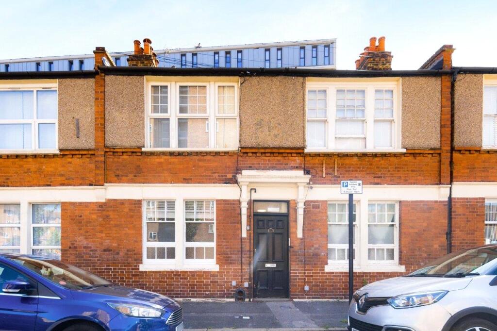 1 bed Mid Terraced House for rent in Hackney. From Keatons - Hackney - Mare Street 1 bed Mid Terraced House for rent in Hackney. From Keatons - Hackney - Mare Street