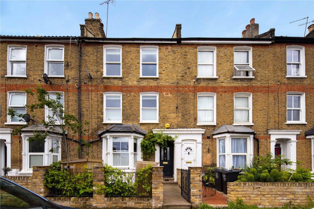 3 bed Mid Terraced House for rent in Hackney. From Keatons - Hackney - Mare Street 3 bed Mid Terraced House for rent in Hackney. From Keatons - Hackney - Mare Street