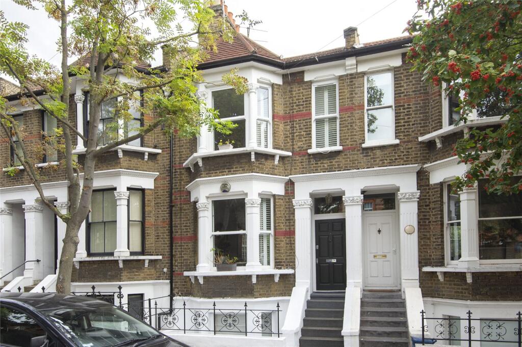 4 bed Detached for rent in Hackney. From Keatons - Hackney - Mare Street