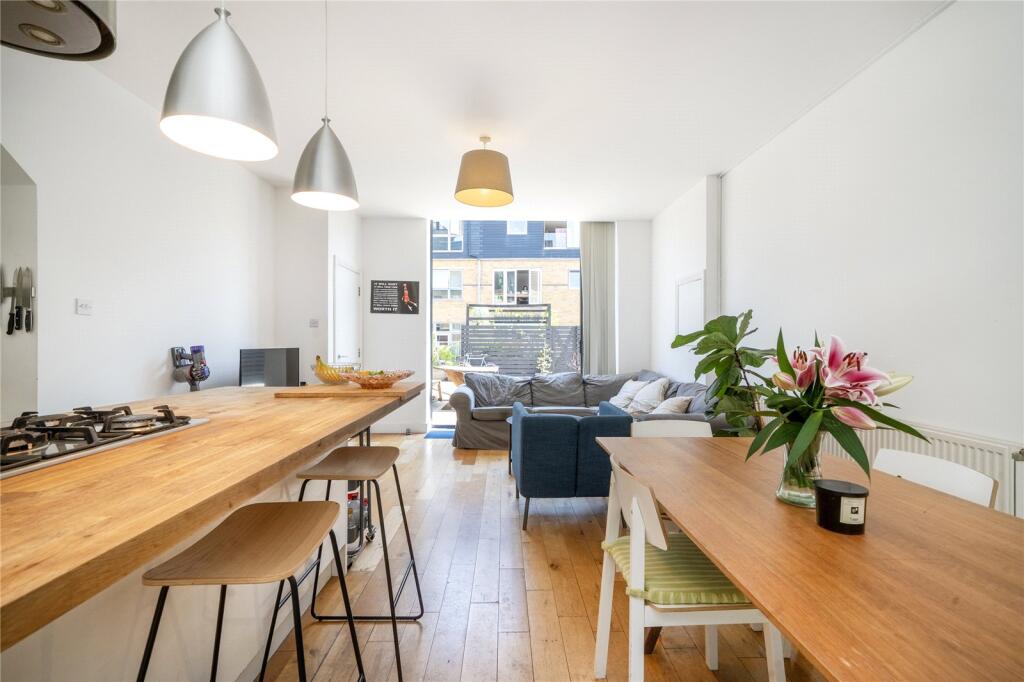4 bed End of Terrace for rent in Hackney. From Keatons - Hackney - Mare Street 4 bed End of Terrace for rent in Hackney. From Keatons - Hackney - Mare Street