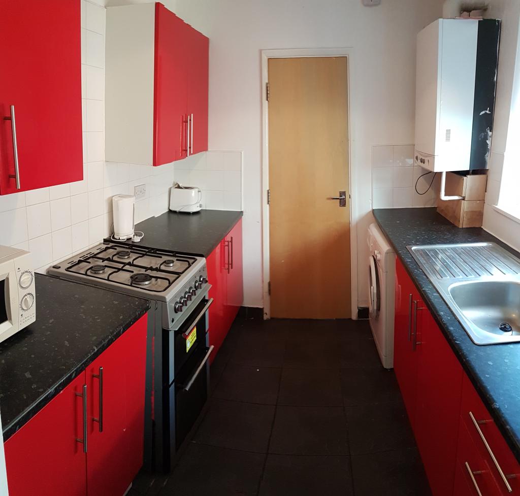 3 bed Detached House for rent in Hull. From Loc8me - Hull