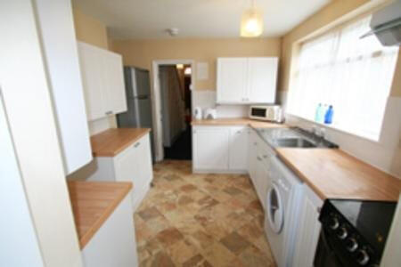 1 bed House Share for rent in Hull. From Loc8me - Covering Hull