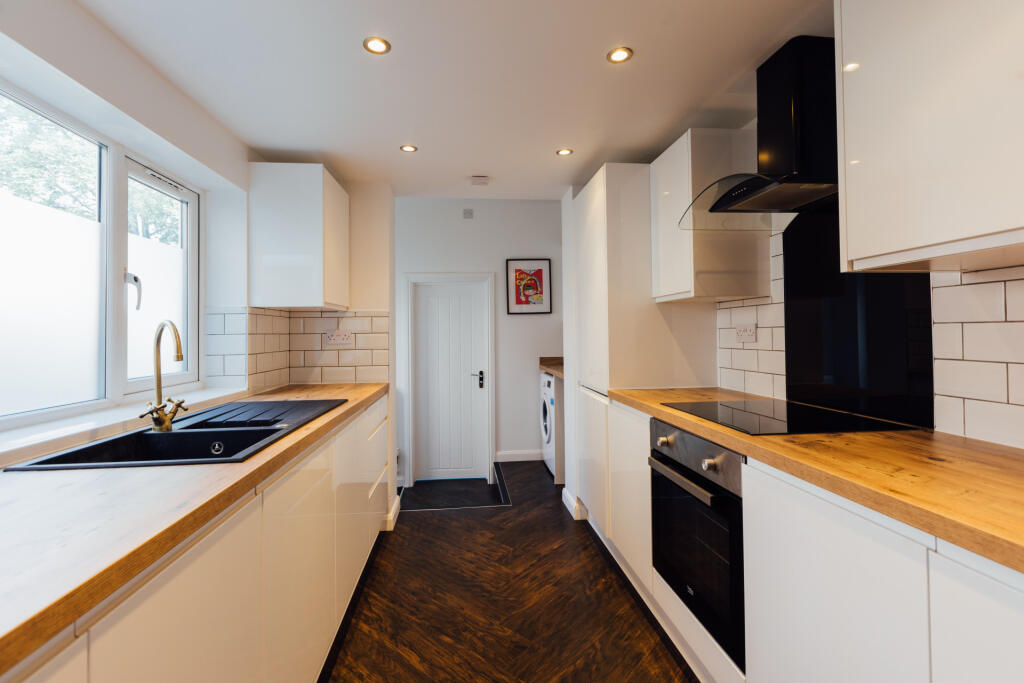 4 bed Detached for rent in Hull. From Loc8me - Covering Hull