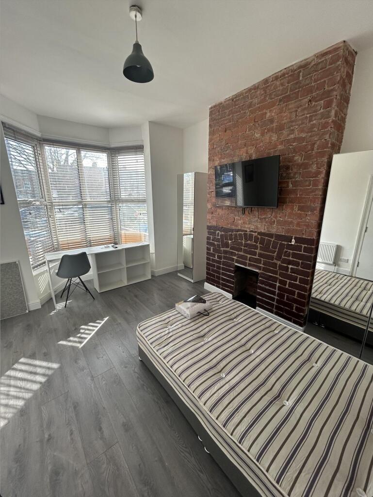 4 bed Detached for rent in Hull. From Loc8me - Covering Hull