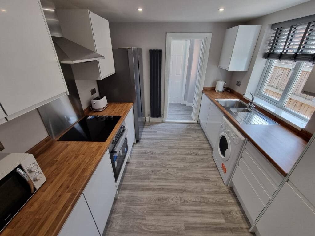 4 bed Detached for rent in Hull. From Loc8me - Covering Hull 4 bed Detached for rent in Hull. From Loc8me - Covering Hull