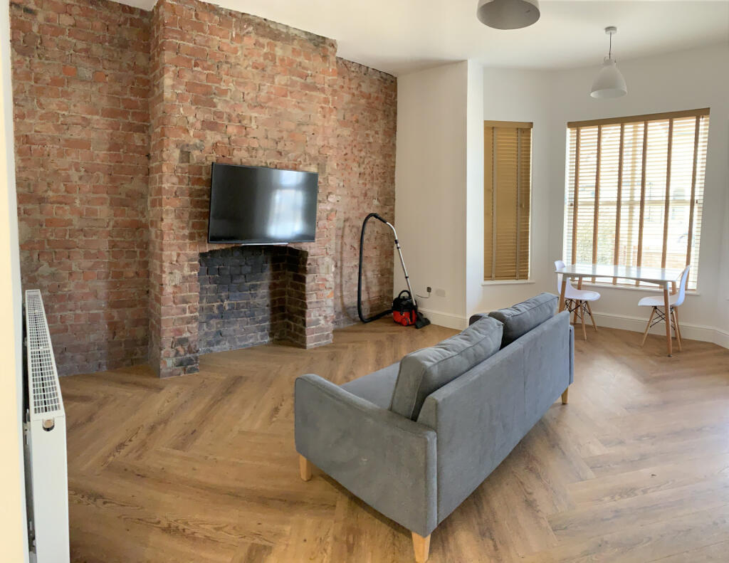 1 bed Detached for rent in Hull. From Loc8me - Covering Hull