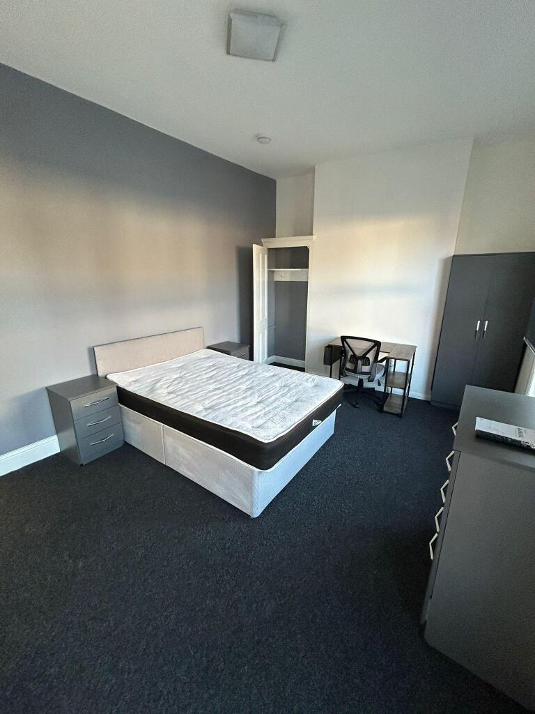 4 bed Detached for rent in Hull. From Loc8me - Covering Hull