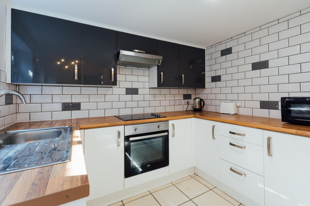 3 bed Detached for rent in Hull. From Loc8me - Covering Hull