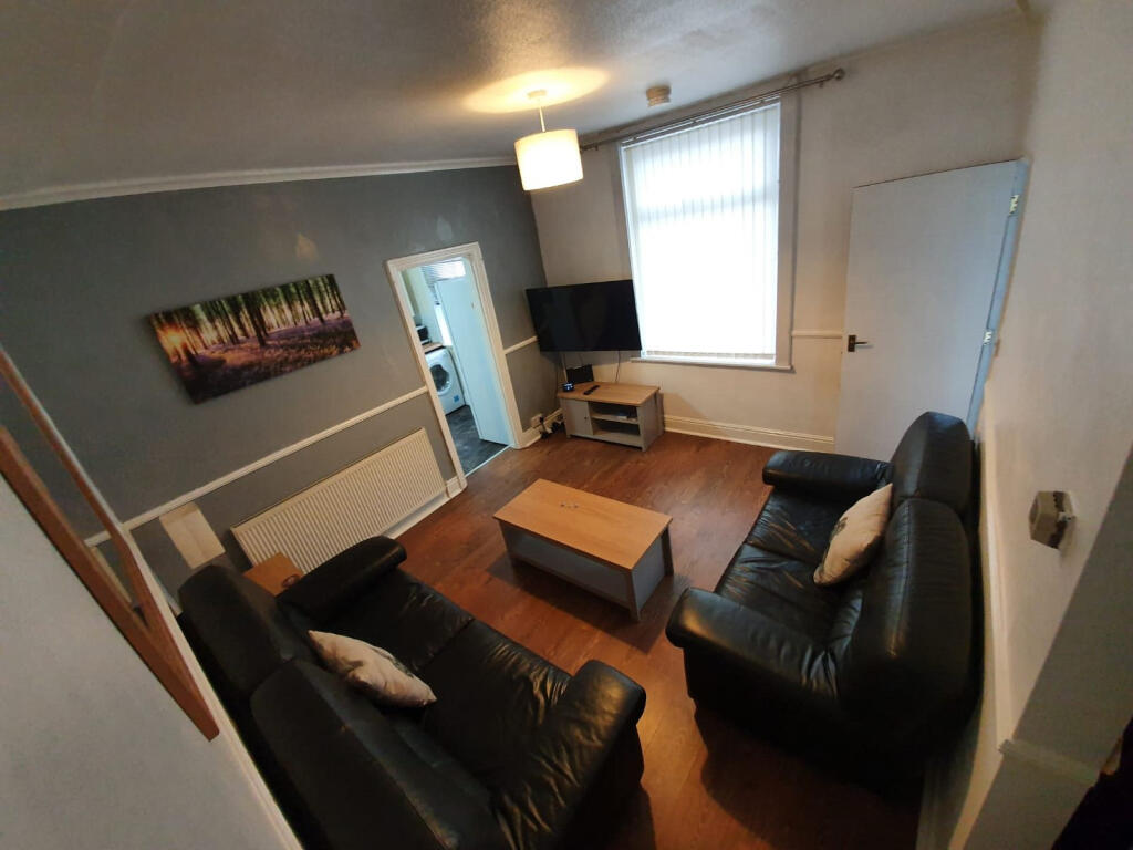 4 bed Detached for rent in Dunswell. From Loc8me - Covering Hull
