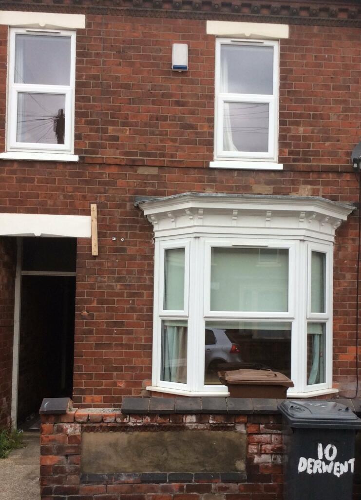 3 bed Mid Terraced House for rent in Lincoln. From Loc8me - Lincoln