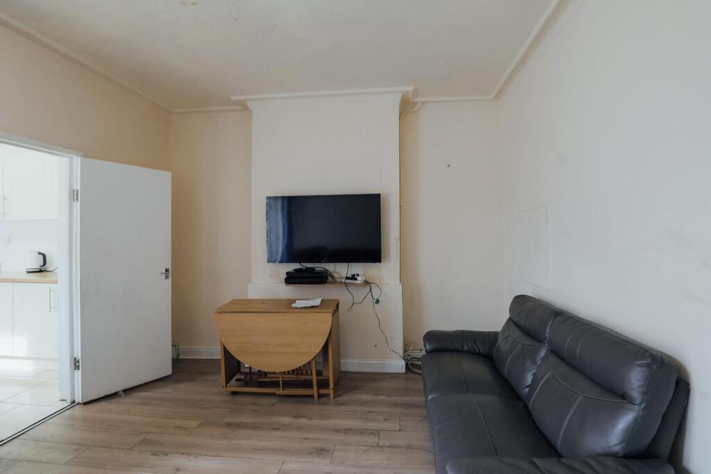 1 bed House Share for rent in Lincoln. From Loc8me - Covering Lincoln