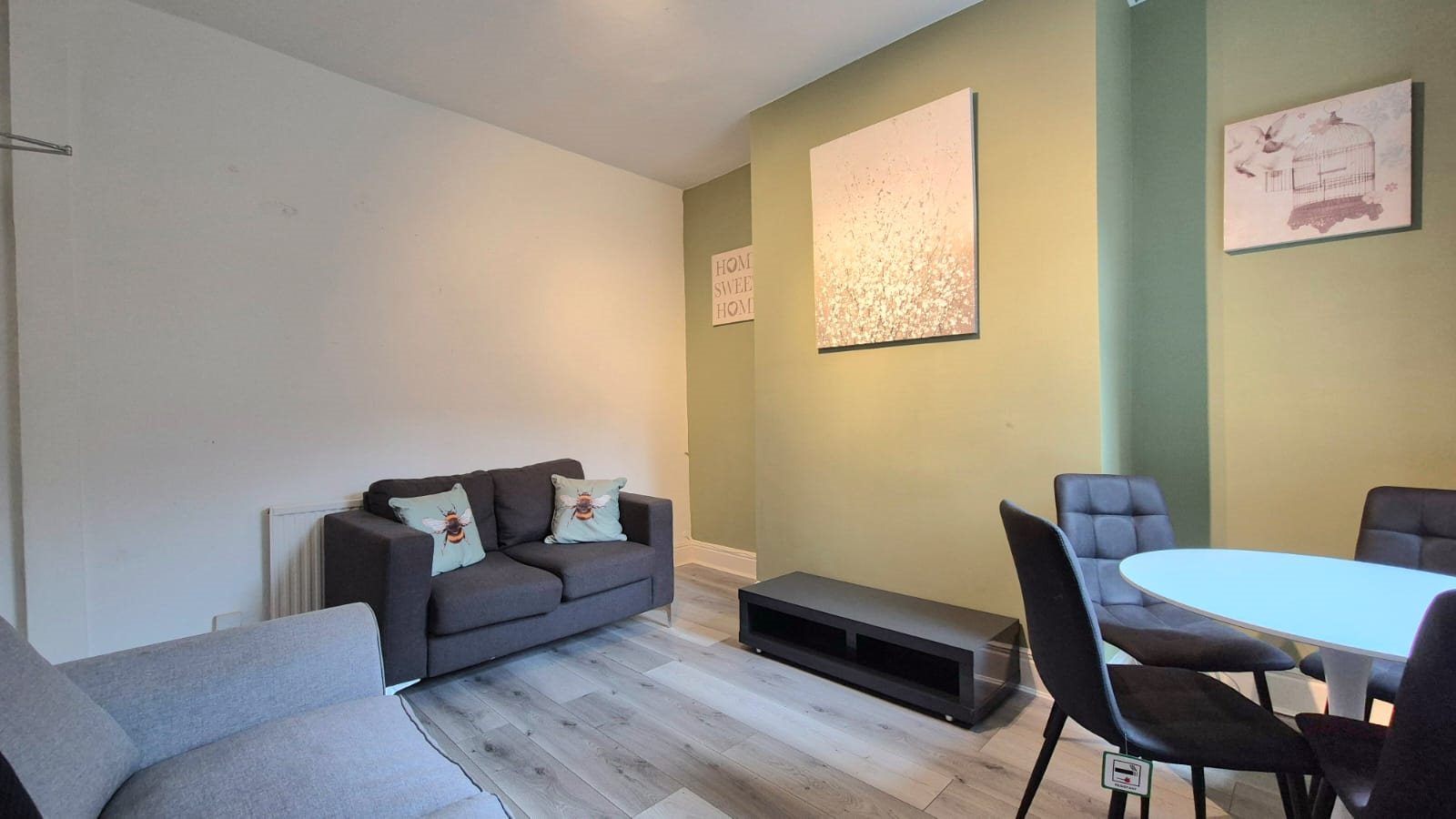 4 bed House for rent in Charlestown. From Loc8me - Manchester