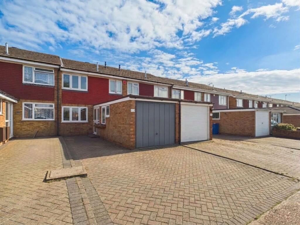 3 bed Mid Terraced House for rent in Corringham. From Connollys - Corringham