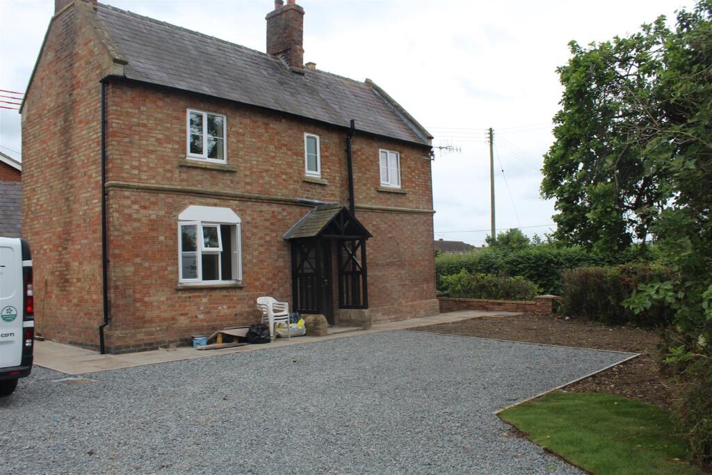 4 bed Detached for rent in Newbold-on-Stour. From Godfrey Payton - Warwick