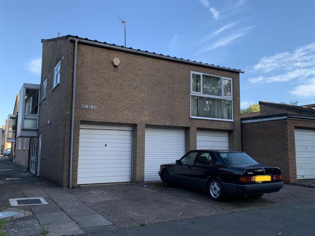 1 bed 1st Floor Flat for rent in Whitnash. From Godfrey Payton - Warwick