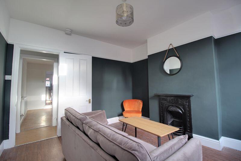 3 bed Mid Terraced House for rent in Nottingham. From Granger & Oaks - Nottingham 3 bed Mid Terraced House for rent in Nottingham. From Granger & Oaks - Nottingham